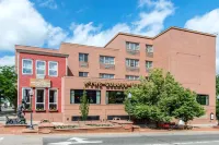 The Golden Hotel, Ascend Hotel Collection Hotels in Golden
