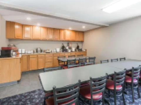 Super 8 by Wyndham Beloit KS Hotels in Beloit