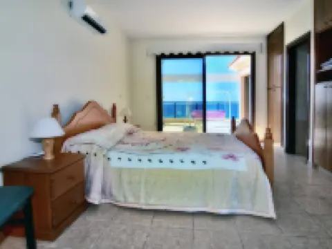 Villa Only 50m to the Sea, Sleeps 12, Polis Hotels in Pomos