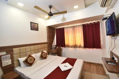 Hotel Candor Amigo Hotels in Kalamboli