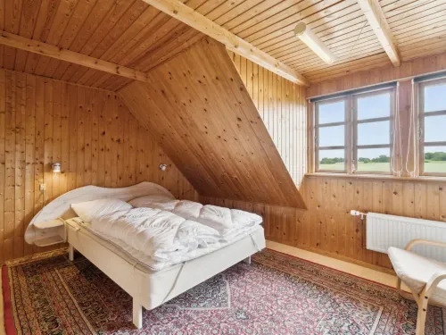 "Helmer" - 3km from the Sea