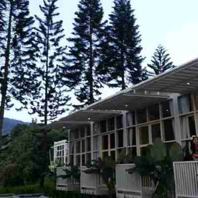 Bukit Cikahuripan Resort Hotel Exterior