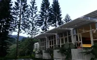 Bukit Cikahuripan Resort