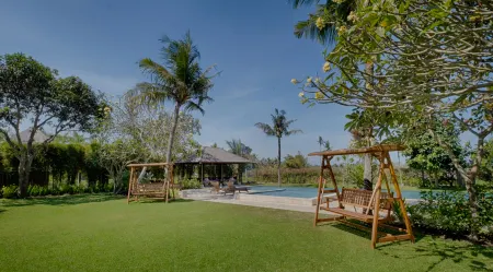 Ketewel Villa by Sanga Sanga Hospitality Отели рядом с достопримечательностью «Hidden Mini Zoo Bali»