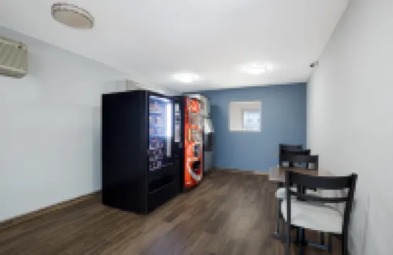 HomeTowne Studios by Red Roof Orange, TX