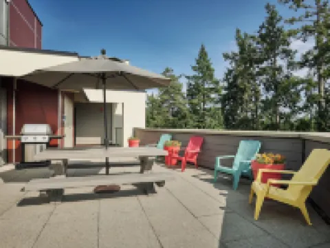 SoLo Suites Hotels in Langford