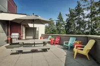 SoLo Suites Hotels in Langford