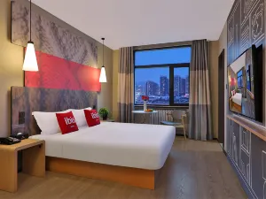 Home Inn (Beijing Changping Metro Station)