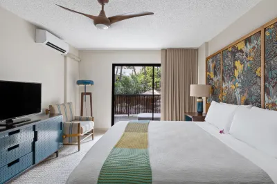 White Sands Hotel