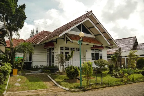 Villa Lotus Blok D-05 Puncak Bogor