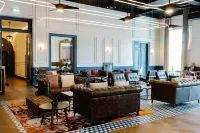 The Editory Riverside Santa Apolónia Hotel