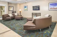 哈爾頓堡灘-哈爾伯特區Candlewood Suites - 停車場
