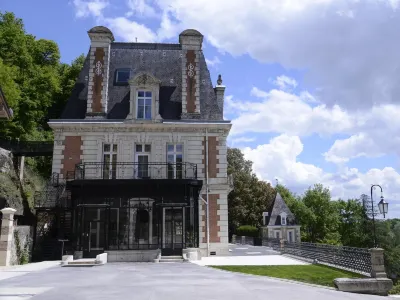 Art Hôtel Rochecorbon Hôtels à proximité de : E.Leclerc LA VILLE AUX DAMES