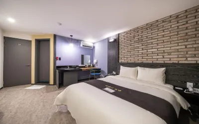 화성 아테나 발안식염온천 주변 호텔