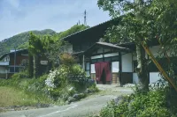 Kominka Yado Loof Shikinoie Hotels near 藤沢の大スギ