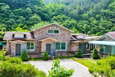 Jinan Demisem Pension Hotels in Jangsu-Gun