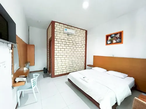 Hotel Pondok Hexa Seaside Hotels in Ciracap