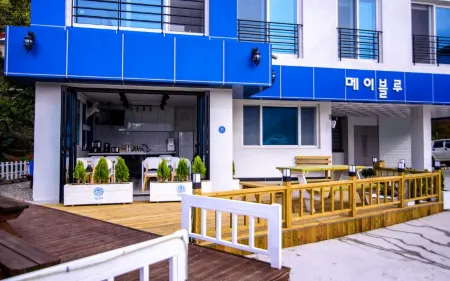 Tongyeong May Blue Pension Отели в г. Тхонъён