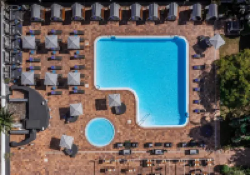 แอ็กเซล บีช มัสปาโลมาส - สำหรับผู้ใหญ่เท่านั้น