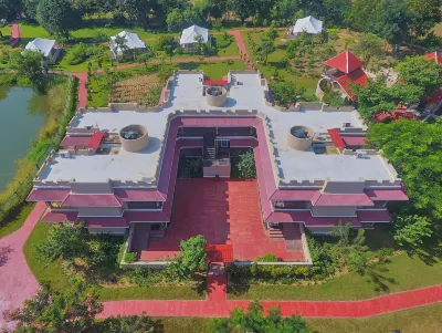 Sterling Kanha Hotel a 