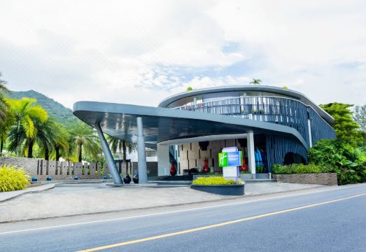 홀리데이 인 리조트 푸켓 카론 비치 바이 IHG