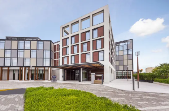 Hampton by Hilton Dubai Al Seef Hotels near Dubai Museum