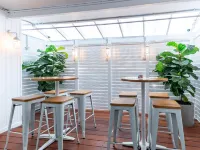 Surf Inn Boutique Backpackers - Free Breakfast Hotels in Gold Coast