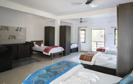 De Lavender AC Hostel