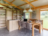 Luxury Lodge in Reesprong with Garden Fire Pit