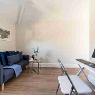 Lovely 1-Bedroom Apartment in Cardiff City Centre Rooms