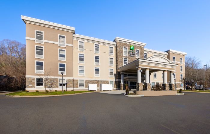 Holiday Inn Express & Suites DANBURY - I-84 by IHG