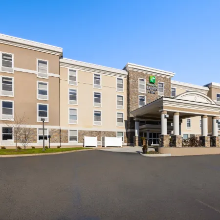 Holiday Inn Express & Suites DANBURY - I-84 by IHG