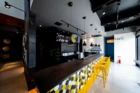 The Villa & Barrel Lounge - Hot Springs