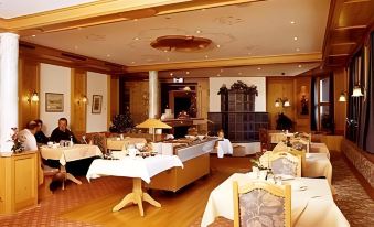 Hotel Schwarzwaldhof - Housity