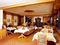 Hotel Schwarzwaldhof - parking