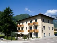 Hotel Antica Croce - Gardaslowemotion Hotels in Tenno