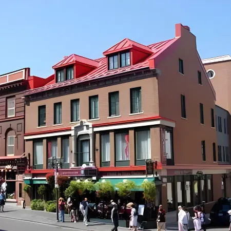 Hotel du Vieux Quebec Отели рядом с достопримечательностью «Пляс Ройяль»
