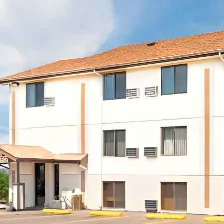 Super 8 by Wyndham Miles City