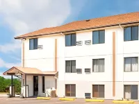 Super 8 by Wyndham Miles City Hotels in Miles City