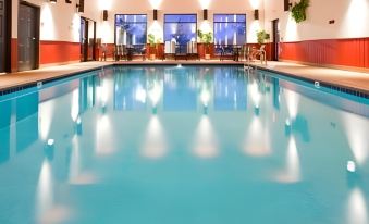 Holiday Inn Express & Suites Minneapolis (Golden Valley)