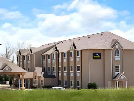 Microtel Inn & Suites by Wyndham Claremore Отели в г. Клэрмор