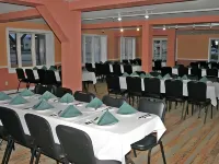 Eagle Hotel - parking