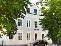 Hotell Park Hotels near Västerviks Ställplats Welux