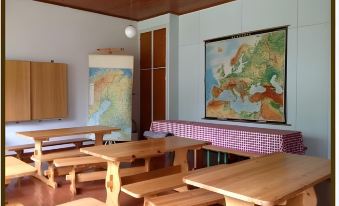 Vanhan Koulun Majatalo-Old School Guest House