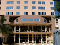 Cosmopolitan Hotel Отели в г. Эль-Джудейда
