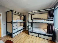 Snoozles Quay Street Tourist Hostel