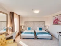 Hotel Meridian Hotels near Daffodils' Park