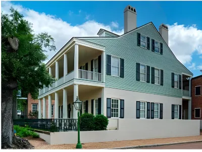 Fort Conde Inn - Mobile Hotel dekat Gulf Coast Exploreum Science Center
