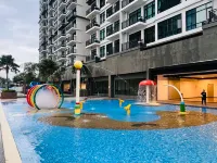 Molek Little Joy Studio 4Pax Bathtub with Balcony