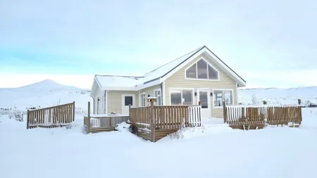 Miðhraun - Lava Resort Отели в г. Eyja- og Miklaholtshreppur